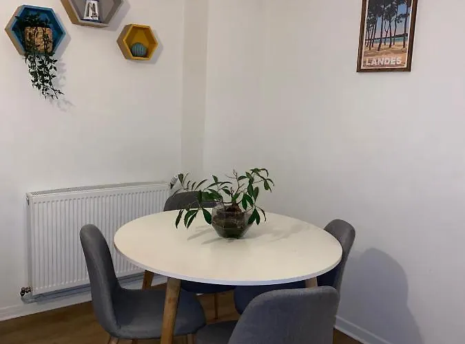 Апартаменти Superbe Au Calme Avec Parking Gratuit. *