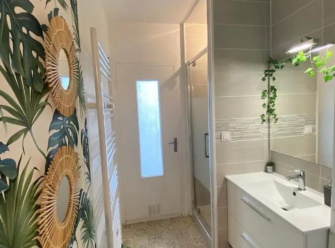 Апартаменти Superbe Au Calme Avec Parking Gratuit.